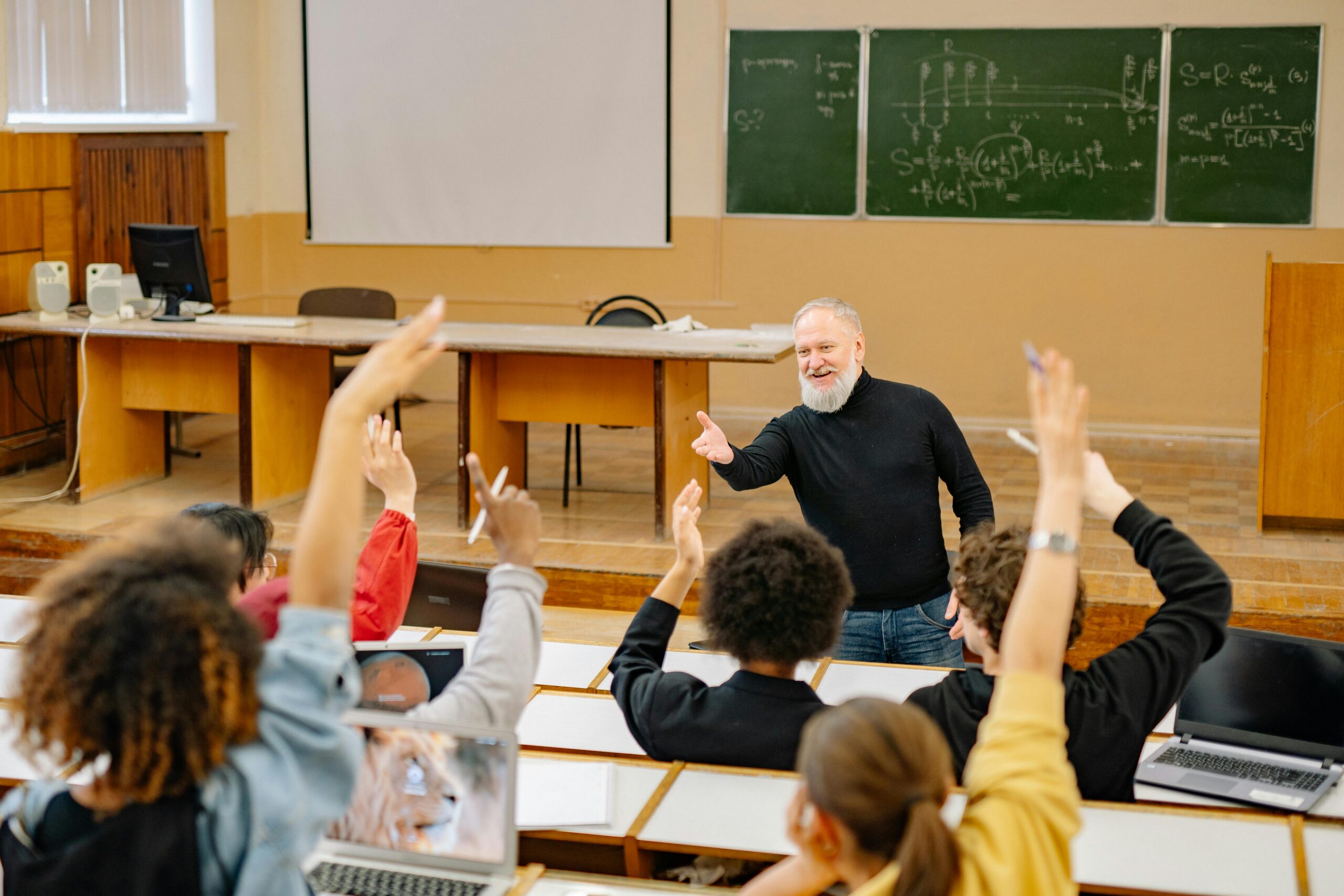 Quais são os tipos de pós-graduação existentes?